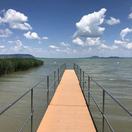 Vitorlas Haus Casa de Férias Balatonkeresztúr