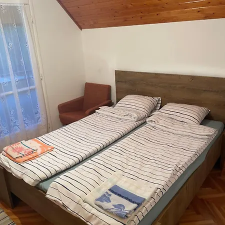 Vitorlas Haus * Балатонкерестур