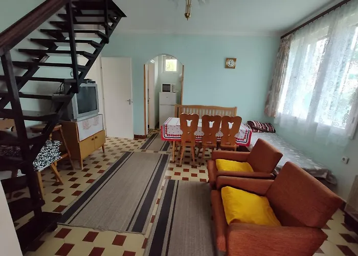 Vitorlas Haus בית נופש *